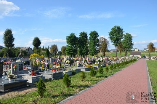 Cmentarz parafialny. Zdjęcie z archiwum Miejskiej Biblioteki Publicznej w Chrzanowie,
zrobione 25 sierpnia 2013 roku